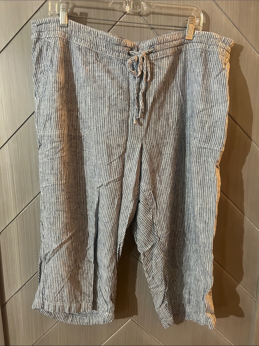 Women's Striped Drawstring Capris — white and blue striped